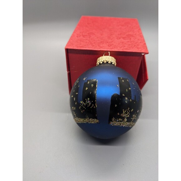 Christmas Ornament Krebs City Skyline Santas Flight Glass Blue Ball Bulb Scene - Picture 4 of 9